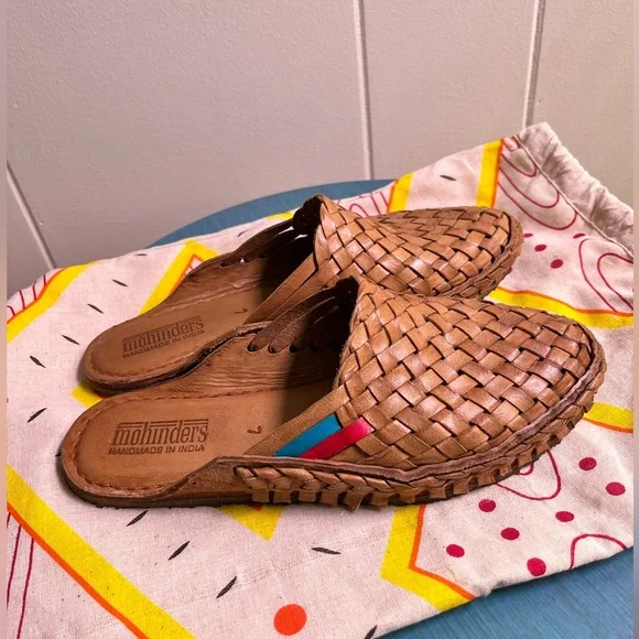 Mohinders Women’s Woven Slide Sandals - 7 honey with stripes - Picture 8 of 9